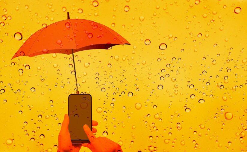 sparkling water, mobile phone, umbrella-7337260.jpg